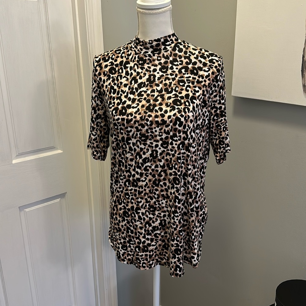 Classic Animal print top by BOTANIQUE Sz Med a Rayon blend fabric